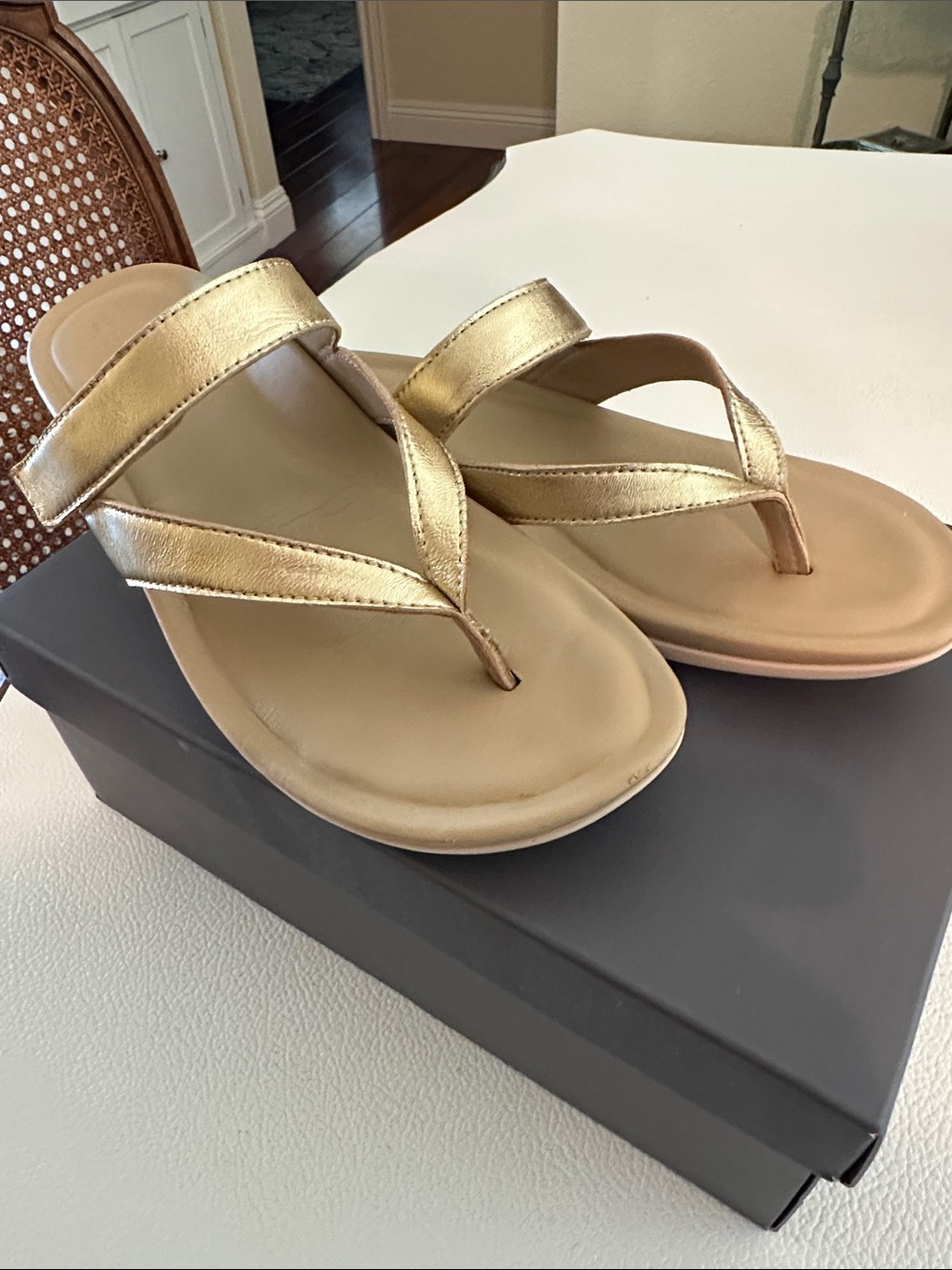 Stunning light gold ABEO Women's Oasis Thong Sandal Metatarsal